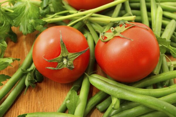 summer vegetables tomatoes and green beans