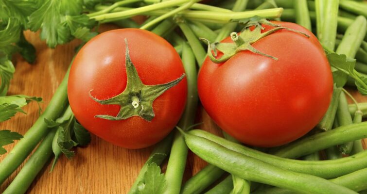 summer vegetables tomatoes and green beans