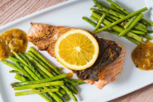 Lemon salmon and asparagus