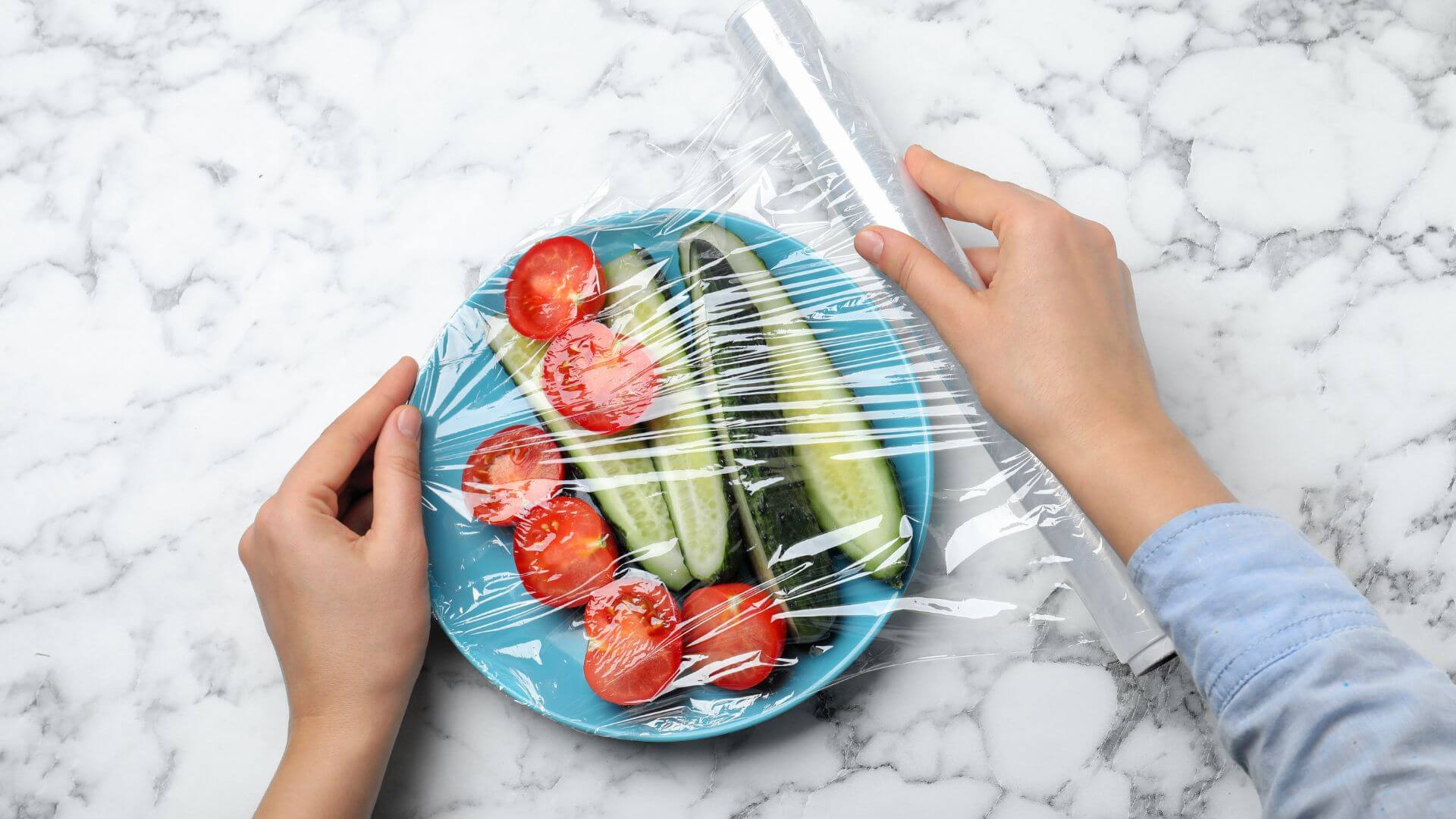 Guide To Detoxing The Body From Microplastics